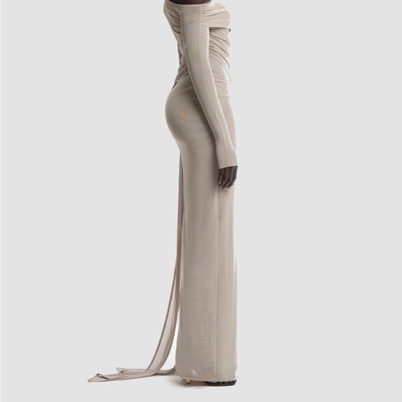 BBX BRAND Off-Shoulder Dress - Picture 8 of 9